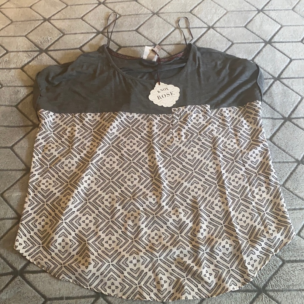 Knox rose T-shirt blouse